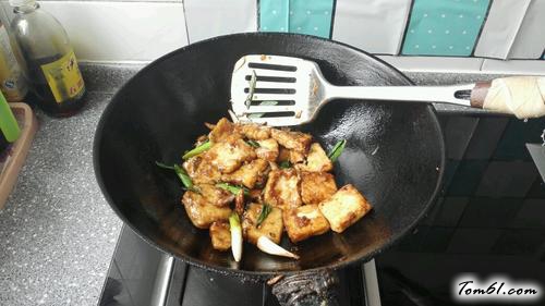 【青蒜烧脆皮豆腐】