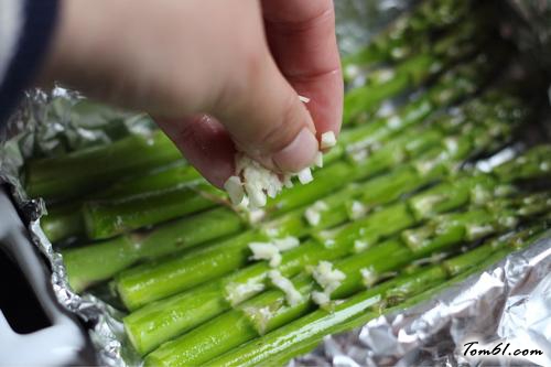 【柠檬芦笋烤三文鱼】