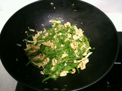 【青椒炒鸡丝】