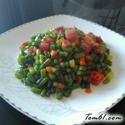 蒜苗炒香肠的做法