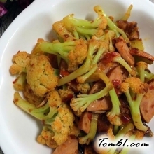 香肠炒菜花的做法