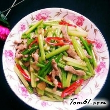 芹菜炒肉的做法