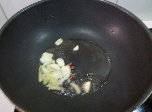 【绿豆芽炒茄条】