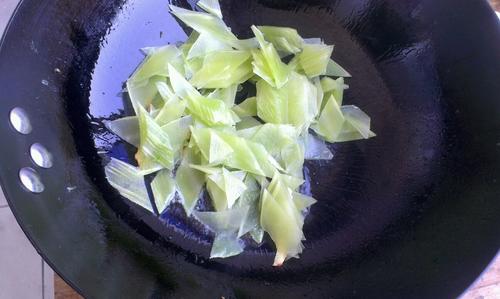 【莴笋炒山药】