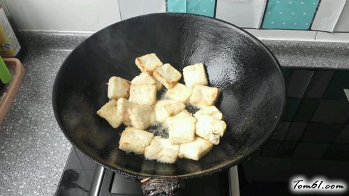 【青蒜烧脆皮豆腐】