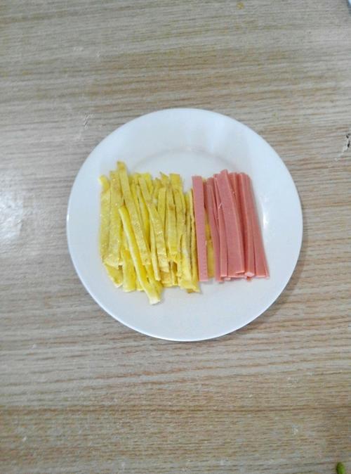 【圆白菜炒饼】