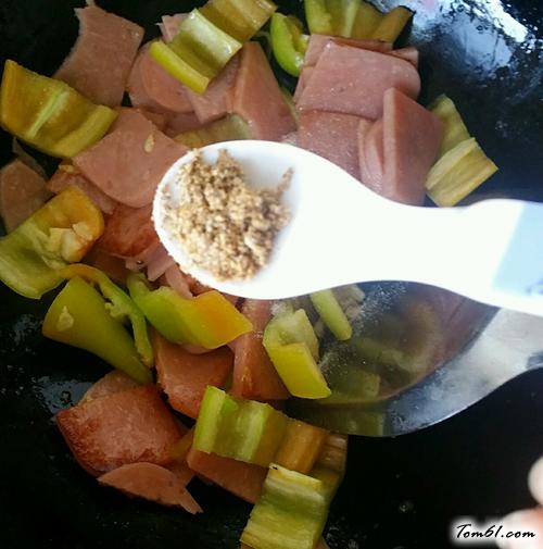 【香肠炒鸡蛋】