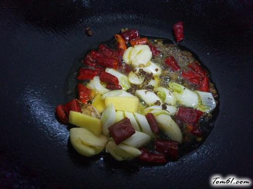 【小土豆烧肥肠】