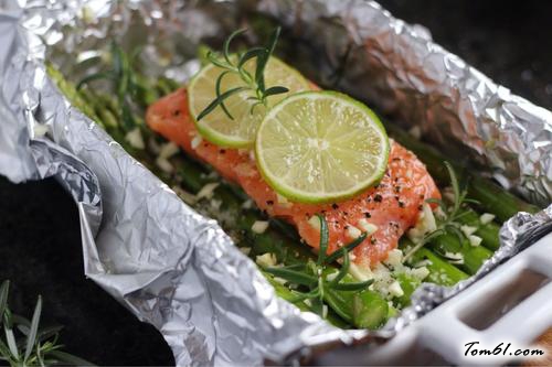 【柠檬芦笋烤三文鱼】