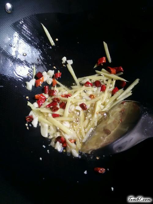 【爆炒麻辣花蛤】