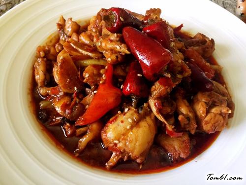 【香辣红油牛蛙】