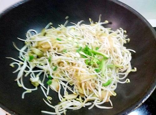【绿豆芽炒茄条】
