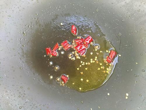 【核桃仁炒苦瓜】