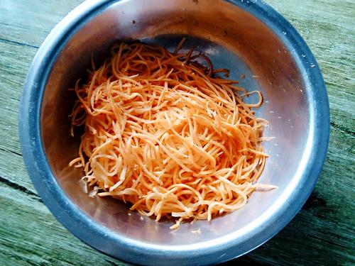 【炒胡萝卜丝】