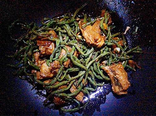 【排骨烧豇豆】