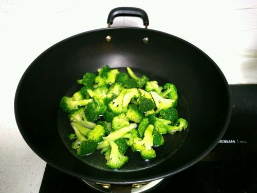 【炝炒西兰花】