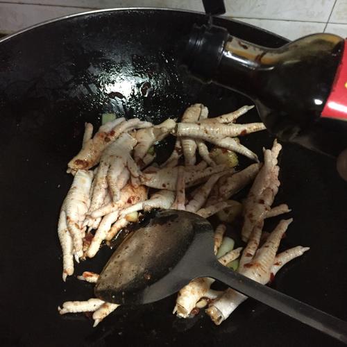 【红烧鸡爪】