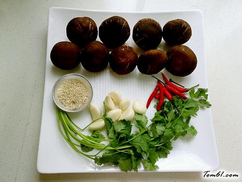 【蒜蓉孜然烤香菇】