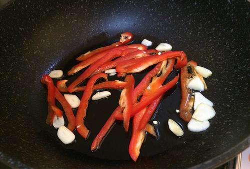 【木耳炒油菜】