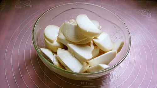 【杏鲍菇炒肉片】