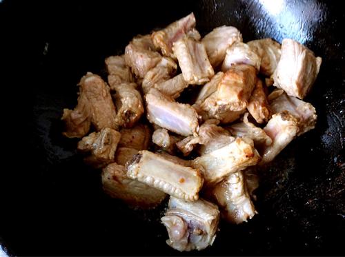 【排骨烧豇豆】