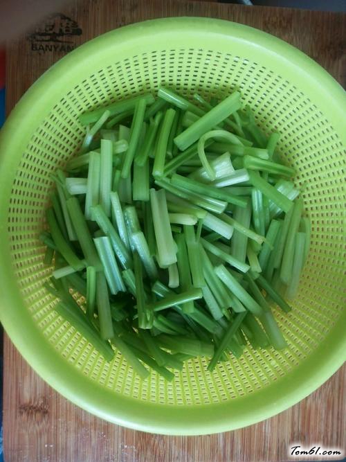 【芹菜炒肉】