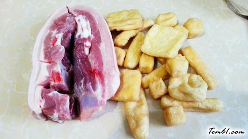 【油豆腐烧五花肉】