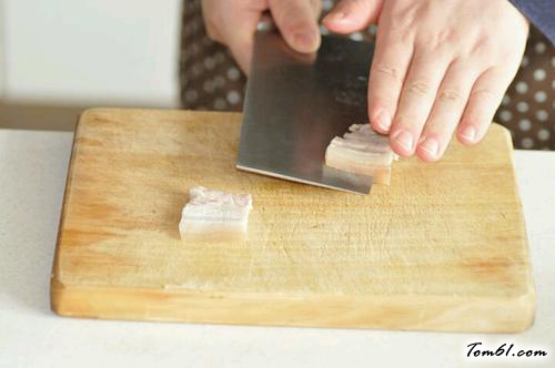 【蒜苗小炒肉】