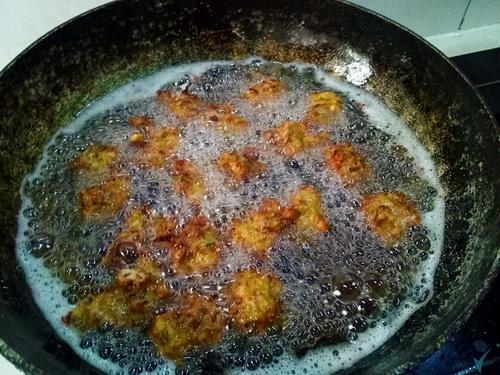 【炸丝瓜丸子】