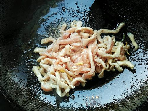 【藕丝炒肉段】