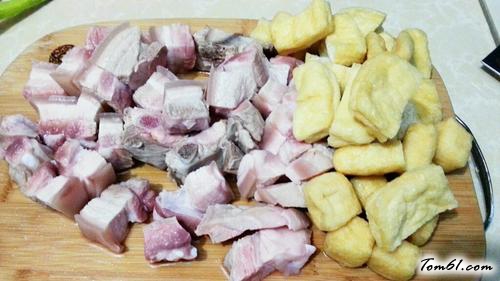 【油豆腐烧五花肉】