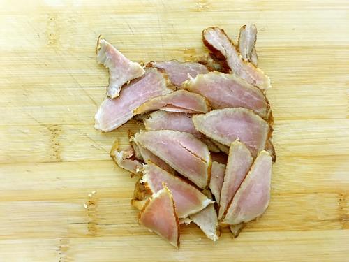 【尖椒炒腊肉】