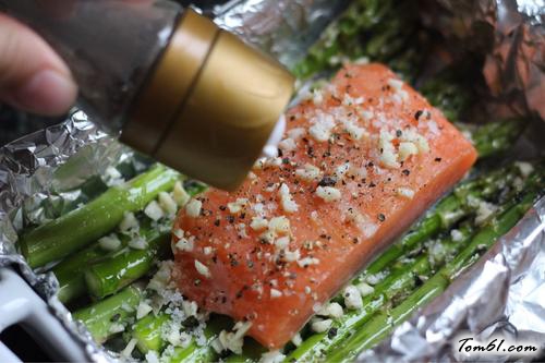 【柠檬芦笋烤三文鱼】