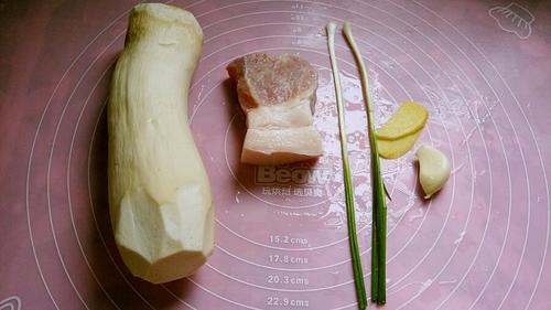 【杏鲍菇炒肉片】