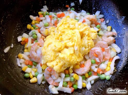 【虾仁炒什锦鸡蛋】