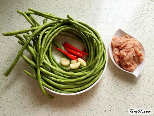 【肉末豆角】