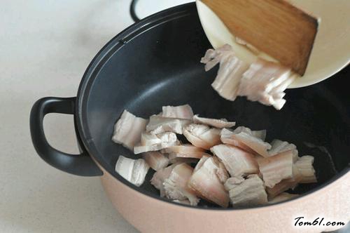 【蒜苗小炒肉】