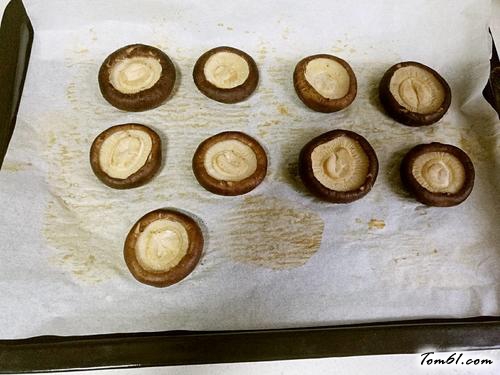 【蒜蓉孜然烤香菇】