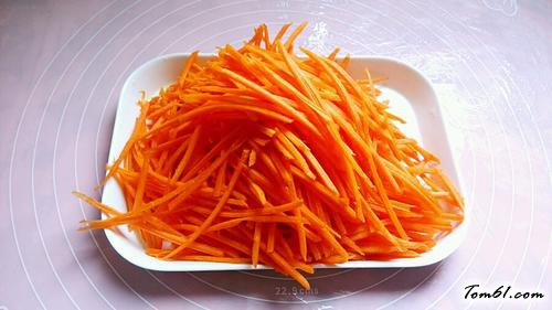 【胡萝卜炒肉丝】