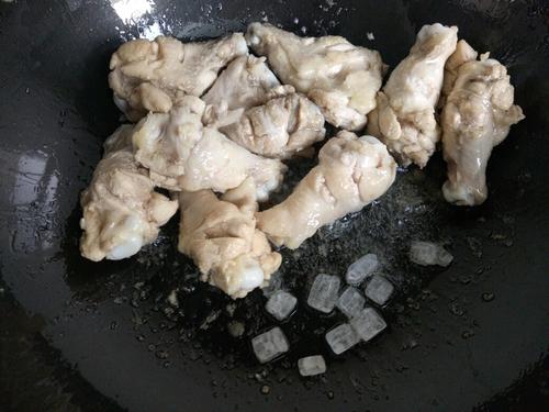 【干红葡萄酒烧鸡翅根】