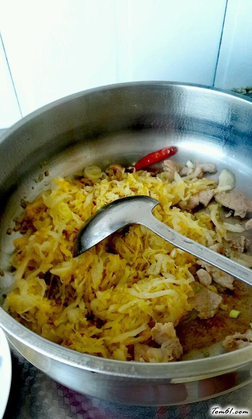 【酸菜炒粉条】