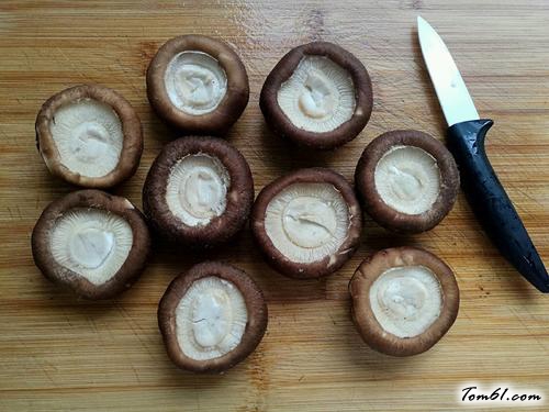 【蒜蓉孜然烤香菇】