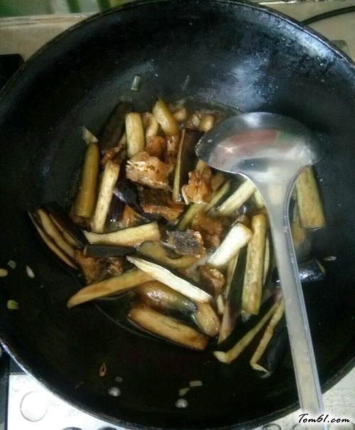 【咸鱼炖茄子】