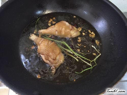 【香煎鸡腿肉】