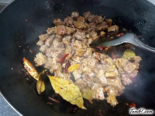 【胡萝卜烧牛腩】