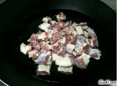 【胡萝卜烧牛腩】