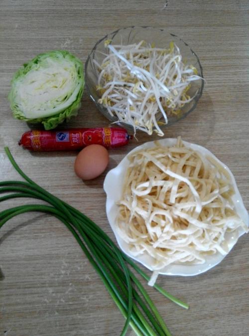 【圆白菜炒饼】