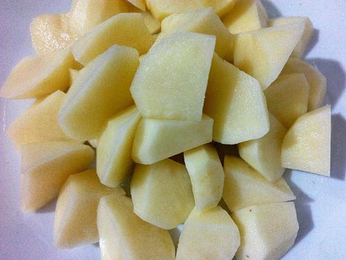 【鸭肉焖土豆】