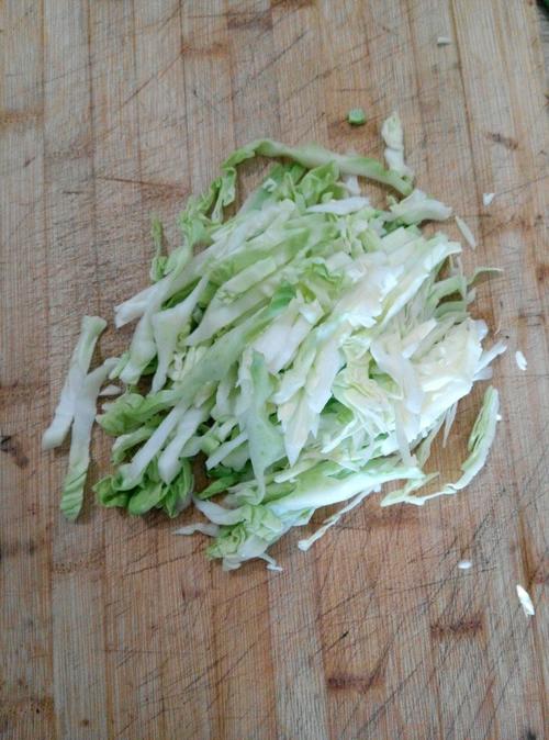 【圆白菜炒饼】