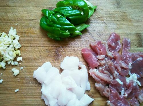 【土豆片炒肉】